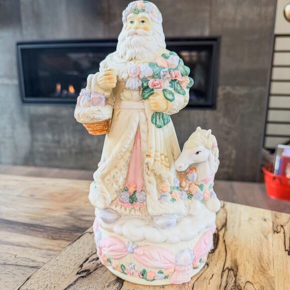 Vintage Victorian Musical Pastel Santa, Plays “White Christmas”, Porcelain 10.5” - Picture 13 of 13
